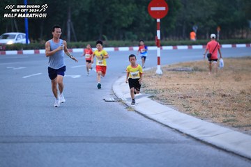 BINH DUONG NEW CITY HALF MARATHON 2024 - Ảnh #1726096