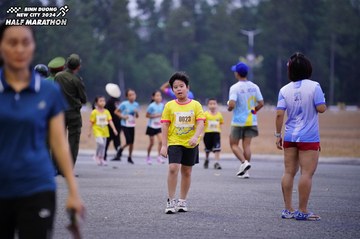 BINH DUONG NEW CITY HALF MARATHON 2024 - Ảnh #1725598