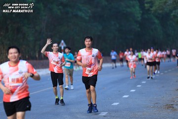 BINH DUONG NEW CITY HALF MARATHON 2024 - Ảnh #1750496