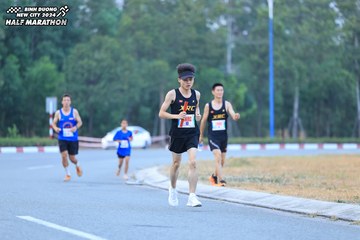 BINH DUONG NEW CITY HALF MARATHON 2024 - Ảnh #1736044