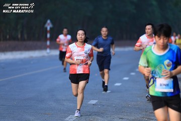 BINH DUONG NEW CITY HALF MARATHON 2024 - Ảnh #1750174