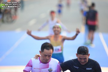 BINH DUONG NEW CITY HALF MARATHON 2024 - Ảnh #1739970