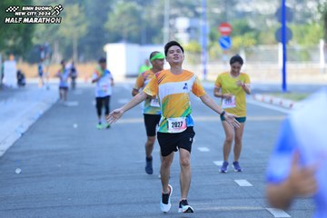 BINH DUONG NEW CITY HALF MARATHON 2024 - Ảnh #1768737