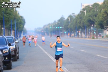 BINH DUONG NEW CITY HALF MARATHON 2024 - Ảnh #1739833