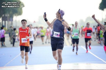 BINH DUONG NEW CITY HALF MARATHON 2024 - Ảnh #1759933