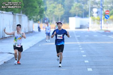 BINH DUONG NEW CITY HALF MARATHON 2024 - Ảnh #1770915