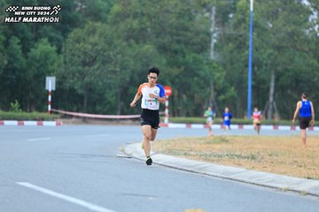 BINH DUONG NEW CITY HALF MARATHON 2024 - Ảnh #1735435