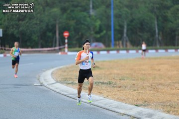 BINH DUONG NEW CITY HALF MARATHON 2024 - Ảnh #1735101
