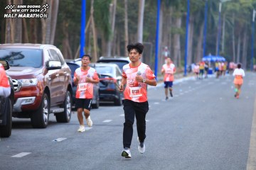 BINH DUONG NEW CITY HALF MARATHON 2024 - Ảnh #1756213