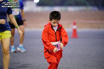 BINH DUONG NEW CITY HALF MARATHON 2024 - Ảnh #1725826