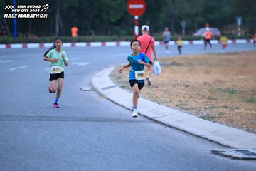 BINH DUONG NEW CITY HALF MARATHON 2024 - Ảnh #1726059