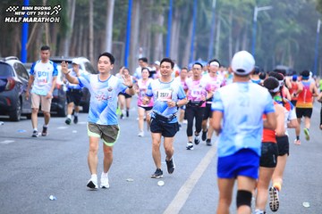 BINH DUONG NEW CITY HALF MARATHON 2024 - Ảnh #1750880