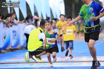 BINH DUONG NEW CITY HALF MARATHON 2024 - Ảnh #1727572