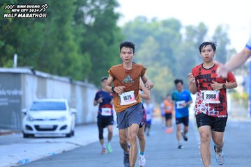 BINH DUONG NEW CITY HALF MARATHON 2024 - Ảnh #1776190