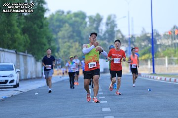 BINH DUONG NEW CITY HALF MARATHON 2024 - Ảnh #1764178