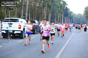 BINH DUONG NEW CITY HALF MARATHON 2024 - Ảnh #1750221