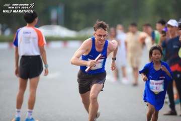 BINH DUONG NEW CITY HALF MARATHON 2024 - Ảnh #1736239