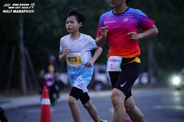 BINH DUONG NEW CITY HALF MARATHON 2024 - Ảnh #1724503