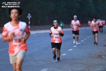 BINH DUONG NEW CITY HALF MARATHON 2024 - Ảnh #1750321
