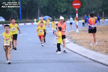 BINH DUONG NEW CITY HALF MARATHON 2024 - Ảnh #1726603