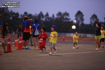 BINH DUONG NEW CITY HALF MARATHON 2024 - Ảnh #1728423