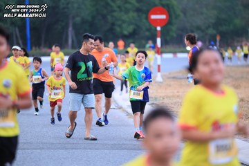BINH DUONG NEW CITY HALF MARATHON 2024 - Ảnh #1726555