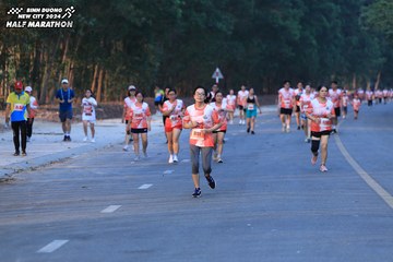 BINH DUONG NEW CITY HALF MARATHON 2024 - Ảnh #1772521