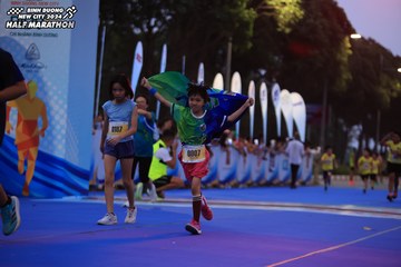 BINH DUONG NEW CITY HALF MARATHON 2024 - Ảnh #1729183