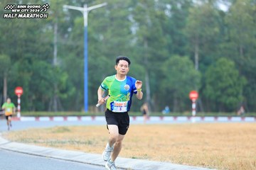 BINH DUONG NEW CITY HALF MARATHON 2024 - Ảnh #1735502
