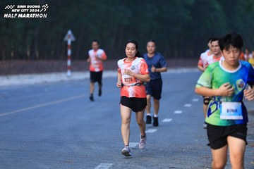 BINH DUONG NEW CITY HALF MARATHON 2024 - Ảnh #1750170