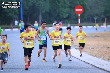BINH DUONG NEW CITY HALF MARATHON 2024 - Ảnh #1726362