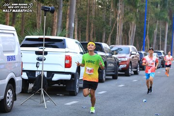 BINH DUONG NEW CITY HALF MARATHON 2024 - Ảnh #1755834