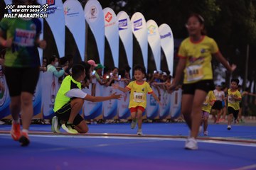 BINH DUONG NEW CITY HALF MARATHON 2024 - Ảnh #1729234