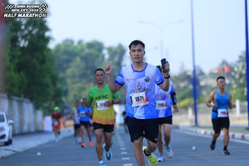 BINH DUONG NEW CITY HALF MARATHON 2024 - Ảnh #1763798
