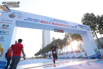 BINH DUONG NEW CITY HALF MARATHON 2024 - Ảnh #1819409