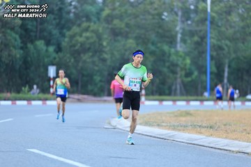 BINH DUONG NEW CITY HALF MARATHON 2024 - Ảnh #1735982