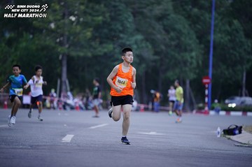 BINH DUONG NEW CITY HALF MARATHON 2024 - Ảnh #1724520