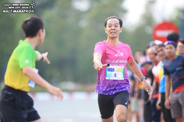 BINH DUONG NEW CITY HALF MARATHON 2024 - Ảnh #1736943