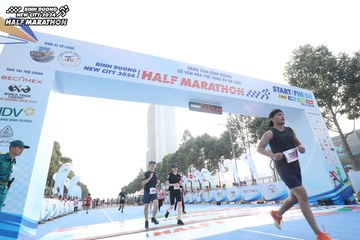 BINH DUONG NEW CITY HALF MARATHON 2024 - Ảnh #1822119