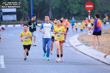 BINH DUONG NEW CITY HALF MARATHON 2024 - Ảnh #1726531