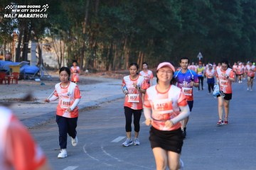 BINH DUONG NEW CITY HALF MARATHON 2024 - Ảnh #1772074