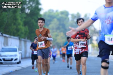 BINH DUONG NEW CITY HALF MARATHON 2024 - Ảnh #1776198