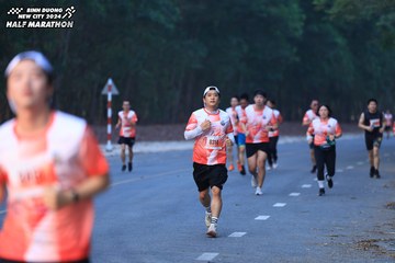 BINH DUONG NEW CITY HALF MARATHON 2024 - Ảnh #1750079