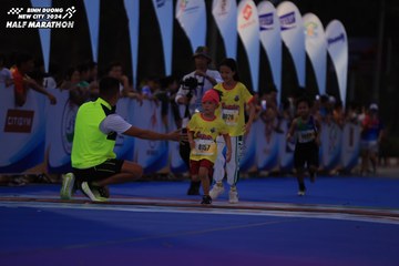 BINH DUONG NEW CITY HALF MARATHON 2024 - Ảnh #1729199