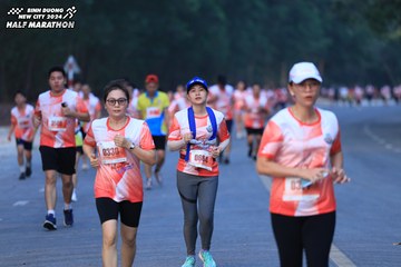 BINH DUONG NEW CITY HALF MARATHON 2024 - Ảnh #1750832