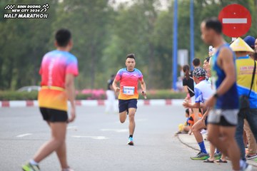 BINH DUONG NEW CITY HALF MARATHON 2024 - Ảnh #1736666