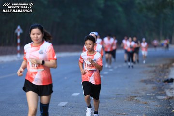 BINH DUONG NEW CITY HALF MARATHON 2024 - Ảnh #1750053