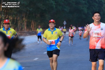 BINH DUONG NEW CITY HALF MARATHON 2024 - Ảnh #1771779