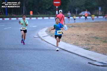 BINH DUONG NEW CITY HALF MARATHON 2024 - Ảnh #1726060