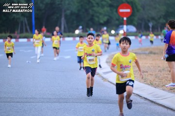 BINH DUONG NEW CITY HALF MARATHON 2024 - Ảnh #1726436